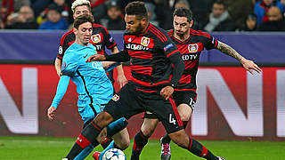 Jonathan Tah (v.) gegen Superstar Lionel Messi (l.): 