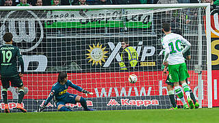 Erster Wolfsburger Streich gegen Mönchengladbach: Julian Draxler (Nr.10) © 