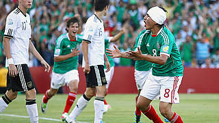 Jubel hier, Enttäuschung dort: Mexikos Siegtorschütze Julio Gomez (r.) feiert © Bongarts/GettyImages