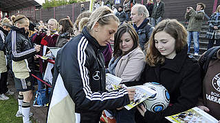 Ganz nah dran an den Stars: die Fans beim öffentlichen Training © Bongarts/GettyImages