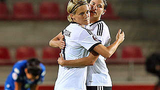 Saskia Bartusiak (l.) und Annike Krahn stehen im Aufgebot für das Russland-Spiel. © Bongarts/GettyImages