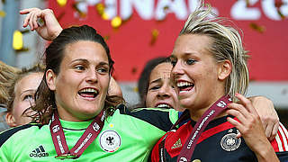 Europameisterinnen: Nadine Angerer (l.) und Lena Goeßling © Bongarts/GettyImages