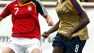 Bianca Schmidt im Zweikampf mit India Trotter  © Bongarts/GettyImages 