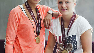 Goldene Bayerinnen: Lena Lotzen (l.) und Leonie Maier © Bongarts/GettyImages