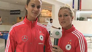 Gute Laune im Teamquartier: Sara Däbritz (l.) und Svenja Huth © DFB