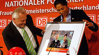 In München: Steffi Jones und Dr. Rüdiger Grube © Bongarts/GettyImages