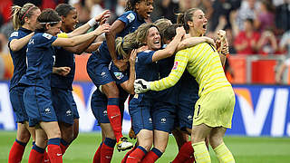 Pure Erleichterung: Frankreich jubelt nach dem Sieg im Elfmeterkrimi © Bongarts/Getty Images