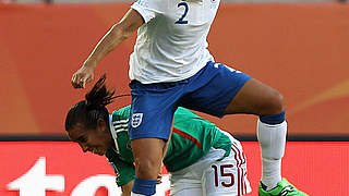 Zweikampf: Luz del Rosario Saucedo und Alex Scott © Bongarts/GettyImages