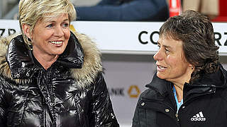 Zufrieden: DFB-Trainerin Silvia Neid und Co-Trainerin Ulrike Ballweg © Bongarts/Getty Images