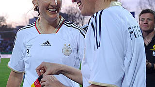 Feiert nach dem Spiel weiter: Birgit Prinz (l.) © Bongarts/GettyImages