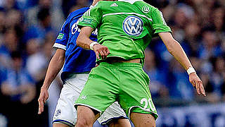 Enges Duell: Schalkes Marcel Sobottka (l.) und Tugay Uzan © Bongarts/GettyImages