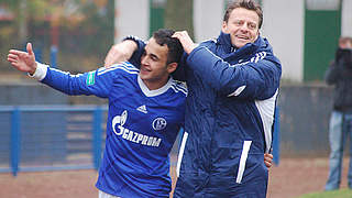 Weiterhin erfolgreich: Schalkes Trainer Wörns mit Torschütze Mohamad Darwish © mspw