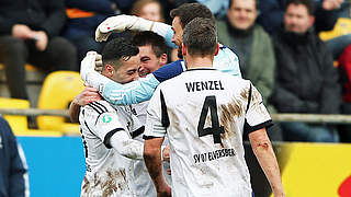 Sieg im Derby: Elversberg jubelt © Bongarts/GettyImages