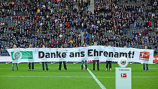 Auch Bundesliga sagt: Danke ans Ehrenamt! © Bongarts/GettyImages