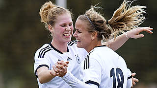 Hoffen auf eine Nominierung für die WM: Rebecca Knaak und Lena Petermann (r.) © Bongarts/GettyImages