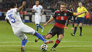 Stand gegen Chile zum 105. Mal für den DFB auf dem Platz: Kapitän Philipp Lahm (2.v.r.) © imago