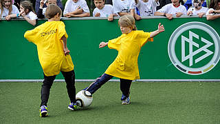 Gesucht: neue Preisträger für den Fußball-Bildungspreis "Lernanstoß"  © Bongarts/GettyImages