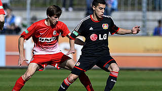 Zweikampf: Freiburgs Föhrenbach (l.) gegen Rüzgar von Leverkusen © Bongarts/GettyImages