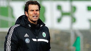Titelverteidiger will wieder auf den Thron: Wolfsburg und Trainer Kellermann © imago