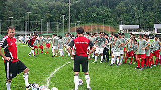 Zu Besuch im Gastgeberland der WM 2014: die Studenten-Nationalmannschaft © DFB