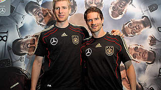 Noch mehr Zusammenhalt im DFB-Team: Mertesacker (l.) und Friedrich © Bongarts/GettyImages