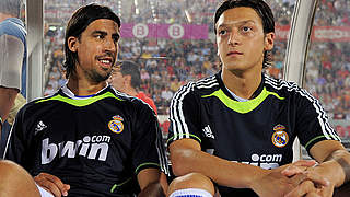 Khedira (l.) und Özil: Bald mehr als Bank-Angestellte bei Real Madrid? © Bongarts/GettyImages