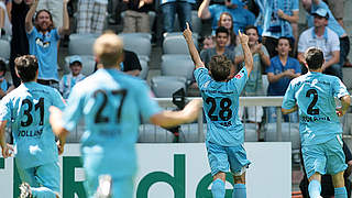 Konnte zweimal jubeln: Münchens Doppeltorschütze Daniel Halfar (m.) © Bongarts/GettyImages