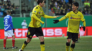 Pflicht erfüllt: Dortmunds Torschützen Lewandowski und Kagawa (r.) © Bongarts/GettyImages