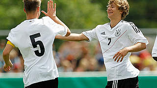 Jubel nach dem 1:0: Torschütze Hofmann (r) © Bongarts/GettyImages