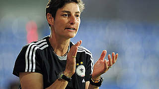 DFB-Trainerin Anouschka Bernhard: "Das Turnier zu einem positiven Ende bringen" © FIFA via GettyImages