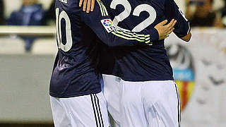 5:0 in Valencia: Özil (l.) jubelt mit Higuain und Di Maria © Bongarts/GettyImages