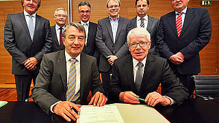 DFB und Ligaverband pflegen solidarische Miteinander: Niersbach (v.l.) und Rauball © Bongarts/GettyImages
