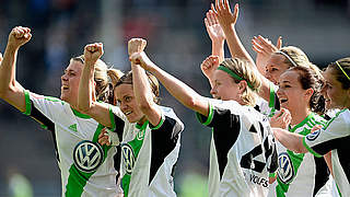 Glückliche Gesichter beim Doublesieger: die Spielerinnen vom VfL Wolfsburg © Bongarts/GettyImages
