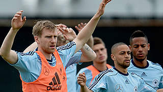 Durfte in den Fitnessraum: Mertesacker (l.) © Bongarts/GettyImages