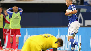 Geschlagen: Joker Szalai überwindet HSV-Keeper Adler © Bongarts/GettyImages