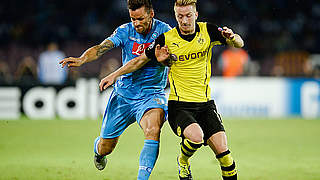 Kaum ein Durchkommen: Dortmund mit Reus (r.) in Neapel © Bongarts/GettyImages