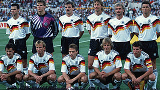 Weltmeister (oben v.l.): Berthold, Illgner, Kohler, Buchwald, Völler, Augenthaler. Unten v.l.: Littbarski, Brehme, Häßler, Klinsmann, Matthäus. © Bongarts/GettyImages