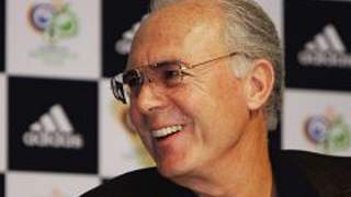 OK-Präsident Franz Beckenbauer wagt einen Ausblick © Bongarts