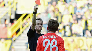 Rot und Sperre: Niko Bungert aus Mainz © Bongarts/GettyImages