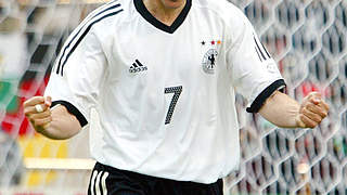 Schießt Deutschland bei der WM 2002 ins Viertelfinale: Neuville © Bongarts/GettyImages