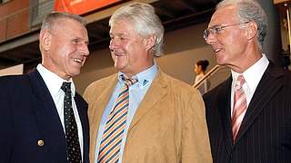 Drei Kinder der Bundesliga: Timo Konietzka, Werder Bremens Max Lorenz und Franz Beckenbauer (v.l.) © Bongarts/GettyImages 