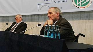 Dr. Theo Zwanziger und Wolfgang Schäuble (r.) © Bongarts/GettyImages