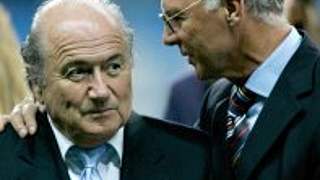 Joseph Blatter (l.) und Franz Beckenbauer © Bongarts/Getty-Images