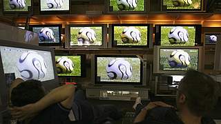 Weltweit haben 376 TV-Anstalten<br>über die WM 2006 berichtet © Foto: Bongarts/GettyImages