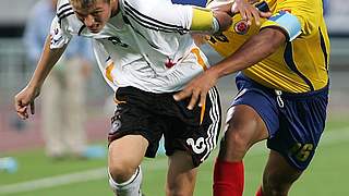 Toni Kroos (l.) im Kampf um den Ball © Bongarts/GettyImages