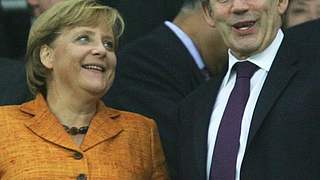 Bundeskanzlerin Angela Merkel (l.) und Gordon Brown © 