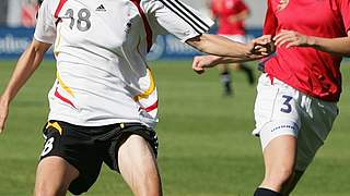 Kerstin Garefrekes (l.) fällt verletzt aus © Bongarts/GettyImages