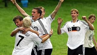 Szene aus dem adidas-Werbespot mit der deutschen Nationalmannschaft © Bongarts/GettyImages