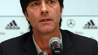 Bundestrainer Joachim Löw in der Pressekonferenz ©  Bongarts/GettyImages