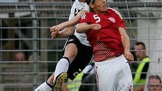 Andreas Beck (l.) gegen Michael Lumb  © Bongarts/Getty Images